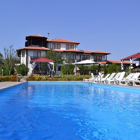 Guest House Misha Petrevene Luaran gambar