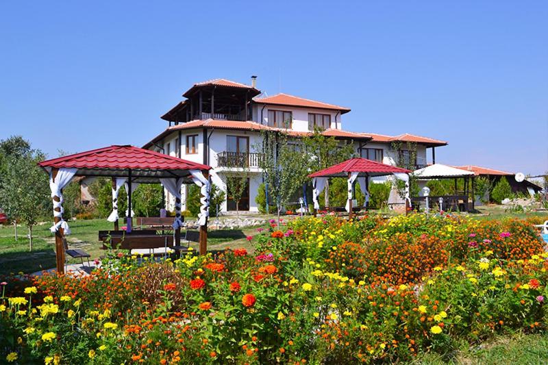 Guest House Misha Petrevene Luaran gambar