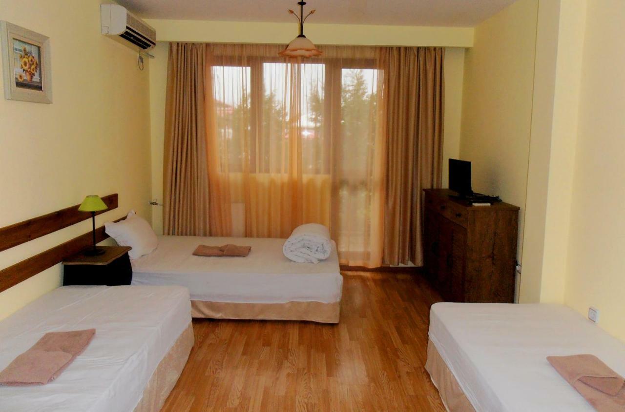 Guest House Misha Petrevene Luaran gambar