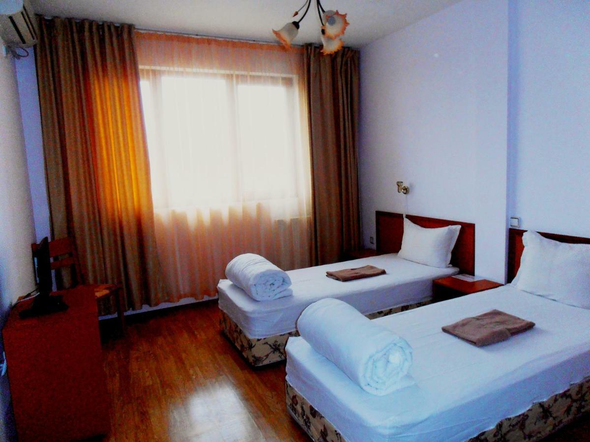Guest House Misha Petrevene Luaran gambar