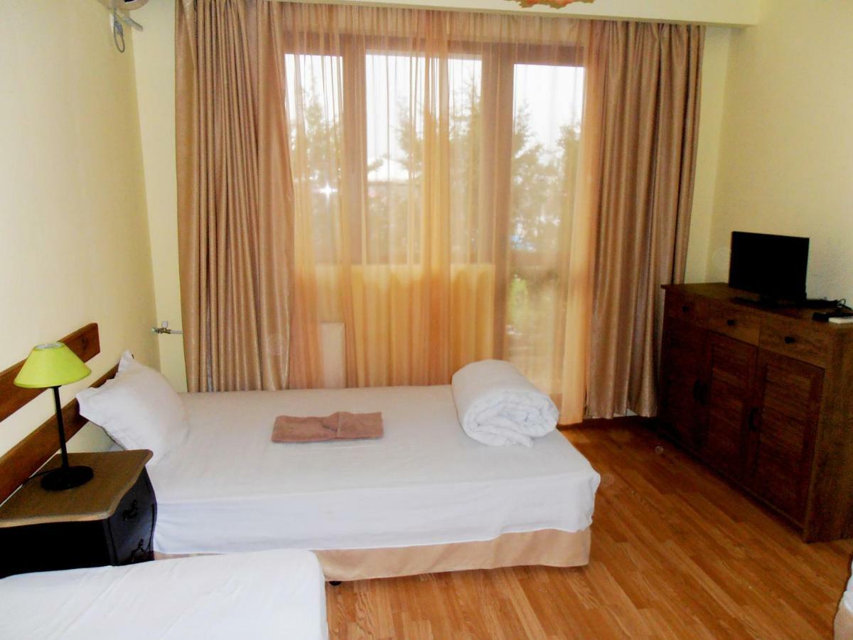 Guest House Misha Petrevene Luaran gambar
