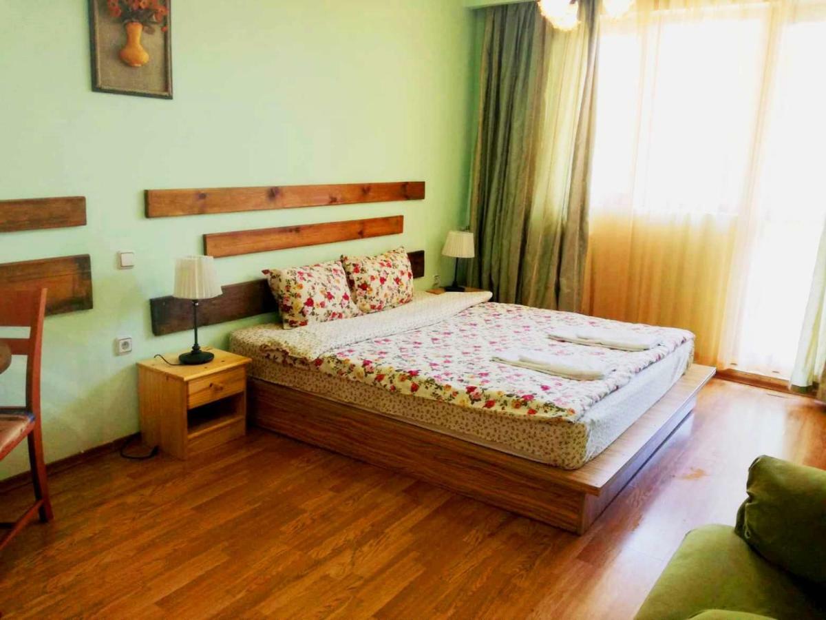 Guest House Misha Petrevene Luaran gambar
